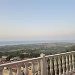 Bed & Breakfast Belvedere Di Ciro' 3*