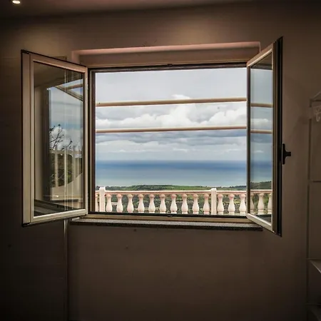 Bed & Breakfast Belvedere Di Ciro' 3*
