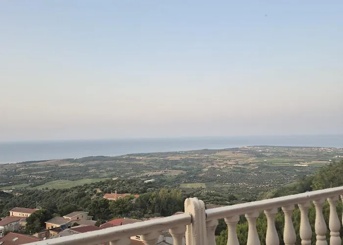 Nocleg ze śniadaniem Belvedere Di Ciro' 3*