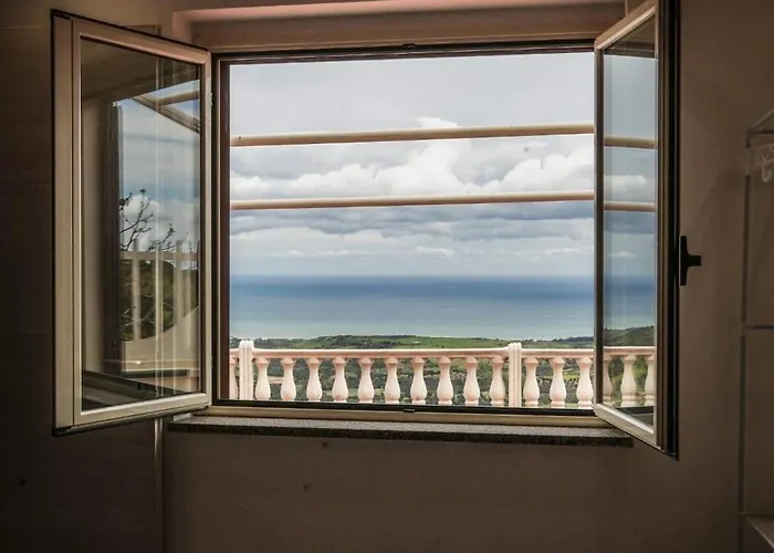 Nocleg ze śniadaniem Belvedere Di Ciro' 3*